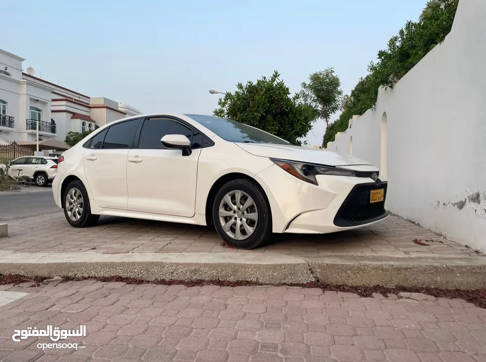 Female expat driven Toyota Corolla 92000kms