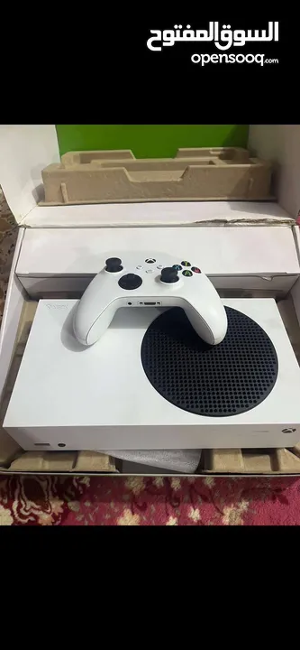 جهاز Xbox Series S للبيع في جنين مع الكرتونة ويدتين