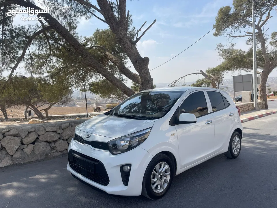 متوفر للبيع هونداي اكسنت 2017 . هوندا سيفيك 2009. كيا بيكانتو 2021