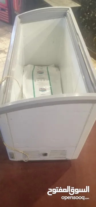 فريزر أمريكي مستعمل بحاله ممتازه  شغال 100 ٪ زي مهو بالصور