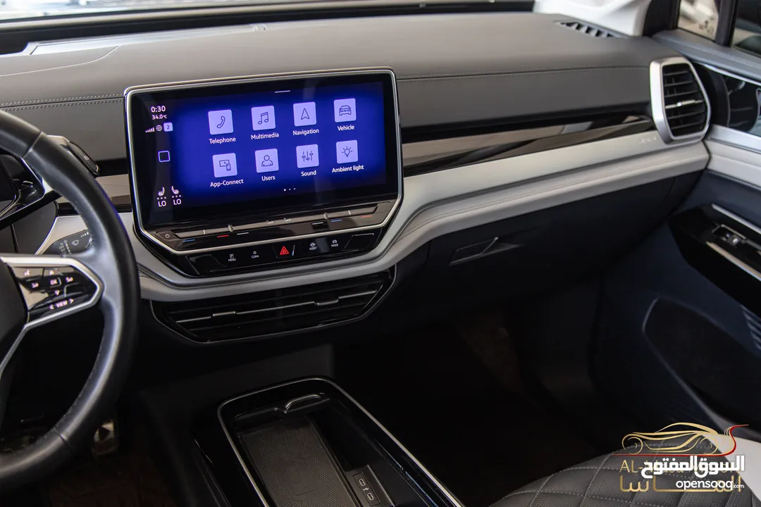 Volkswagen ID6 Crozz Pro 2022  السيارة مميزة جدا و قطعت مسافة 31,000 كيلو متر