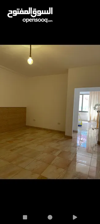 شقه فارغه للايجار - 2 غرف نوم + طابق ارضي  250 شهري