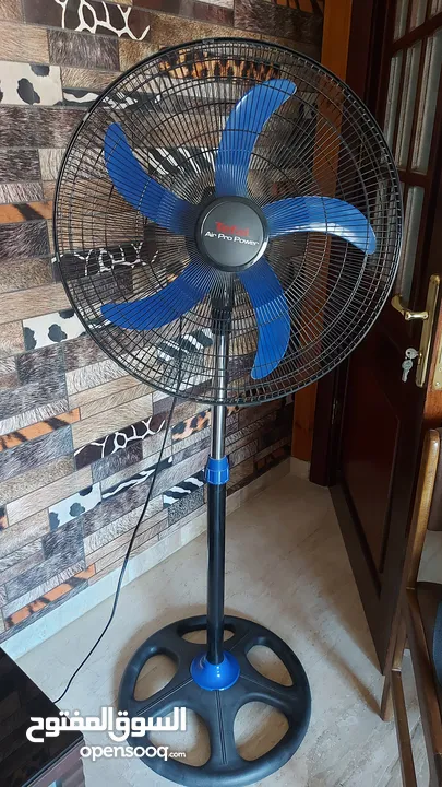 مروحة ماركة TEFAL AIR PRO POWER بحالة الوكالة  60 واط 3 سرعات 5 شفرات لون اسود وازرق