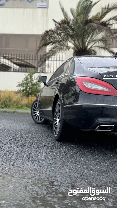 للبيع cls 350 - 2012 اللون اسود