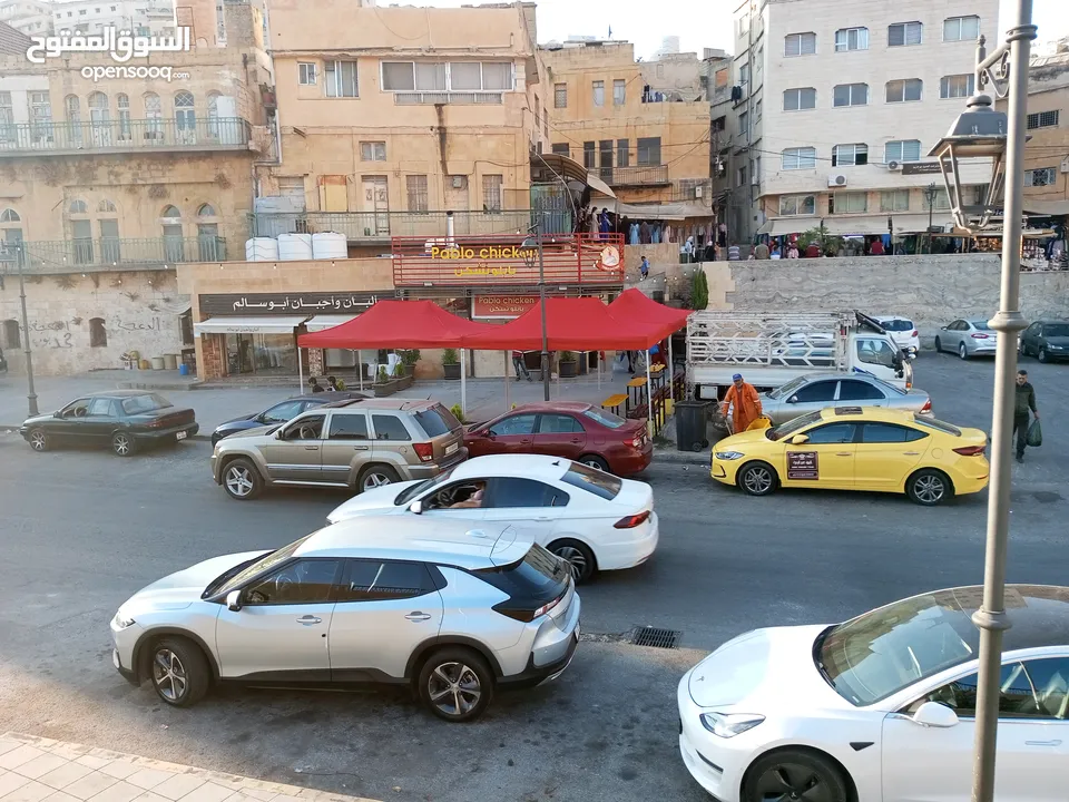 مظلات للبيع استعمال شهر واحد فقط عدد 3