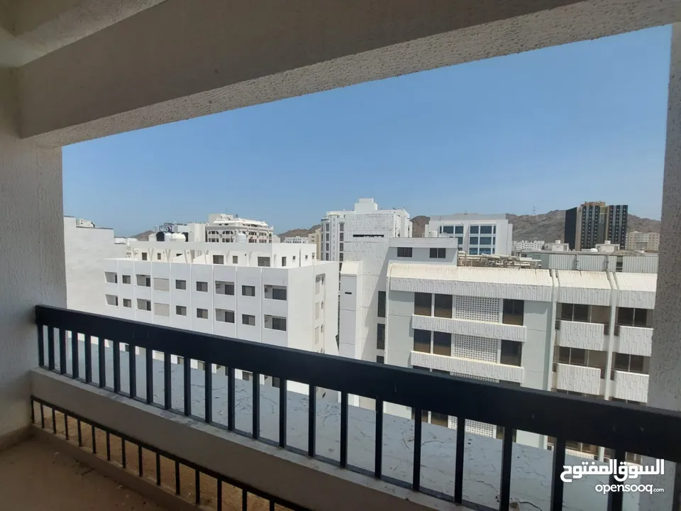 3 BR Spacious Refurbished Flat in CBD – Ruwi