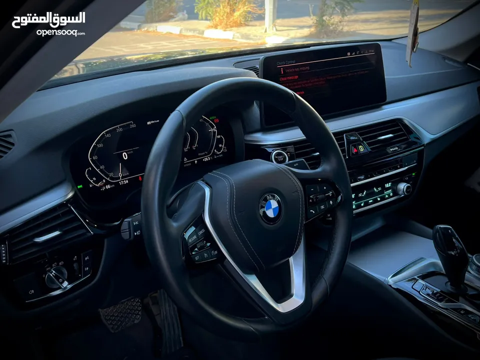 BMW530e 2020  هايبرد فل الفل ولاغرام بوية،عداد 18 الف بانوراما ،