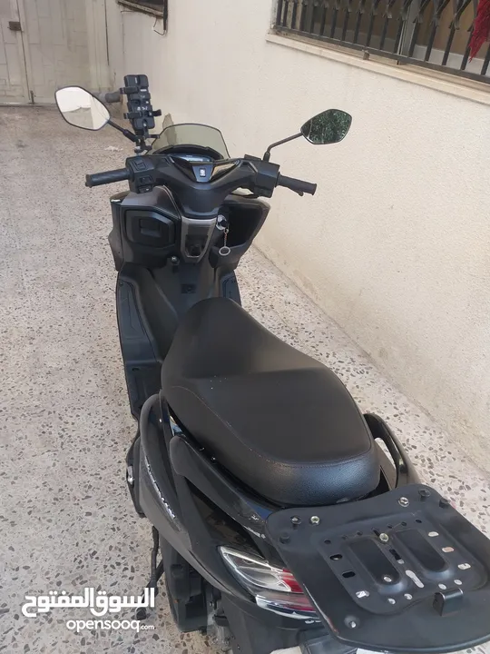 سوزوكي بيرجمان لون اسود