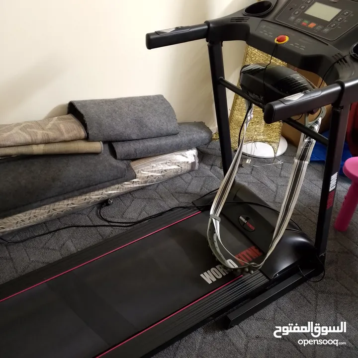 جهاز رياضة للمشي تريدميل بحالة ممتازة جدا للبيع
