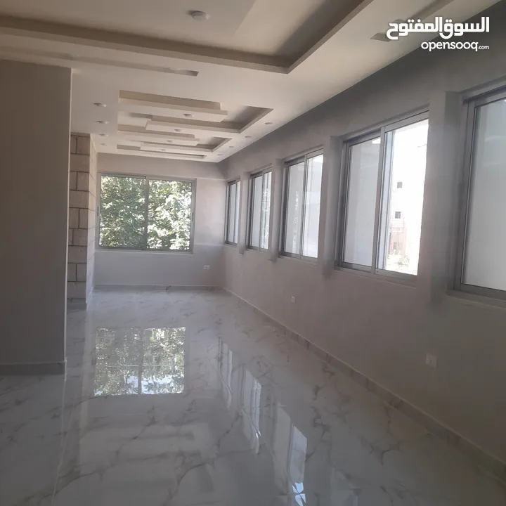 شقة طابقية  VIP في جول الحسين قرب دوار المامونية