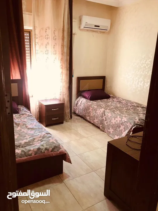 شقة مفروشة مميزة للبيع في شارع الجامعة