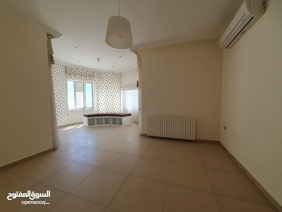 فيلا غير مفروشة للإيجار ( Property 38986 ) سنوي فقط