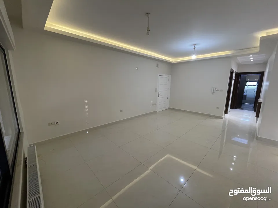 شقة للايجار في الصويفية ( Property 40726 ) سنوي فقط