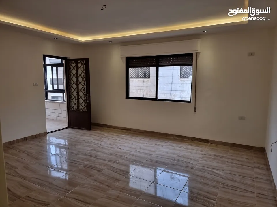 شقه طابق ثالث للبيع من المالك مباشره