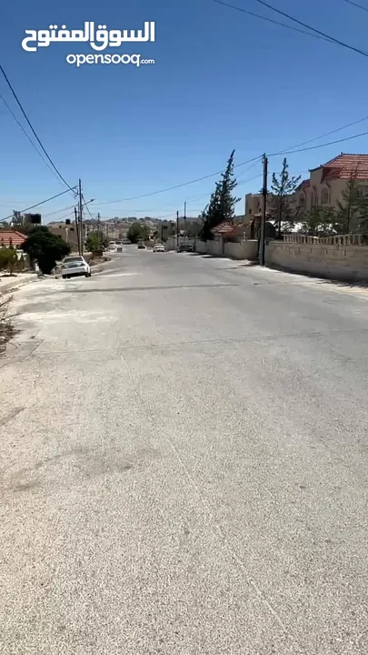 قطعة ارض مطلة في الزرقاء حوض الزواهرة حي الجبر للبيع