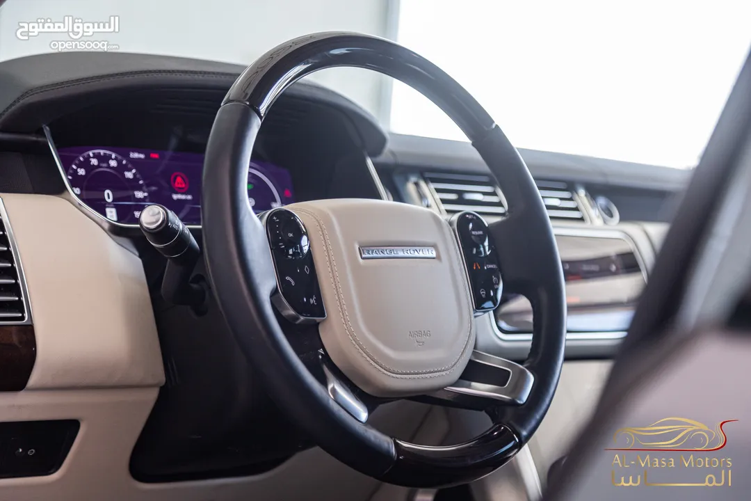Range Rover Vogue Hse 2020 Plug in hybrid   السيارة بحالة الوكالة و قطعت مسافة 50,000 ميل فقط
