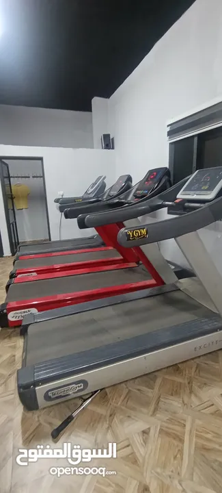 نادي كامل للبيع