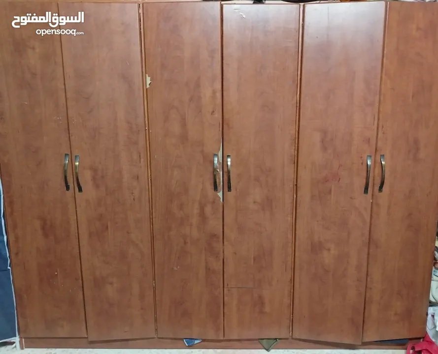 خزانة ملابس + تسريحة ب سعر مغري جدا