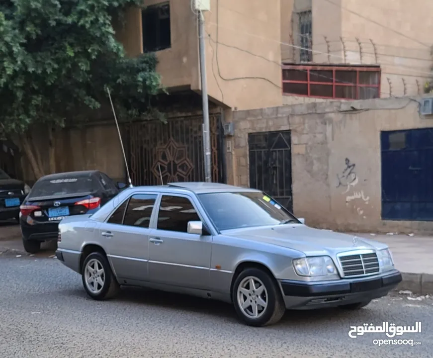 مرسيدس بنز ارنب E 230 موديل 94 وارد ياناس فل كامل اربعة بسطون تماتيك فتحة مجمرك مرقم جاهز