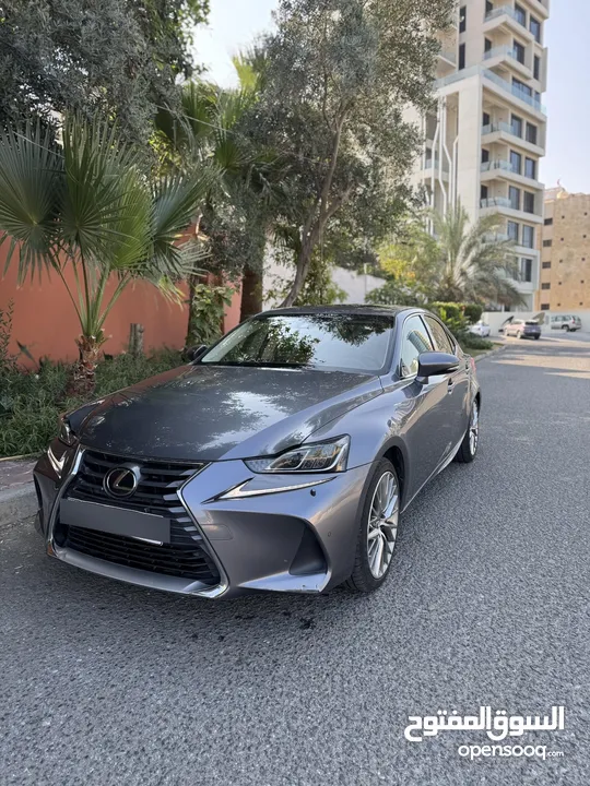 LEXUS IS200 2017 / 92,000 KM