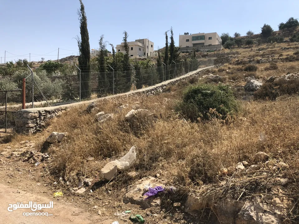 للبيع أرض طابو بمساحة 1500م2 في سنجر – دورا الخليل / حوض خلة مناع – الحي الغربي