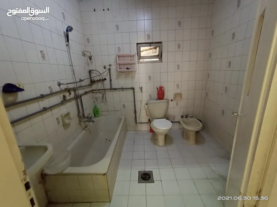 شقة للبيع في الهاشمي الشمالي قرب المركز الصحي