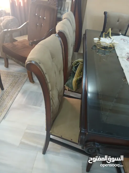 طاولة سفره 8 كراسي للبيع  توب نظافه