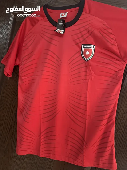 بلوزة المنتخب الاردني