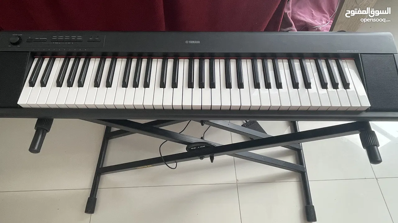 Yamaha Electric piano excellent condition like new+ stand pedal