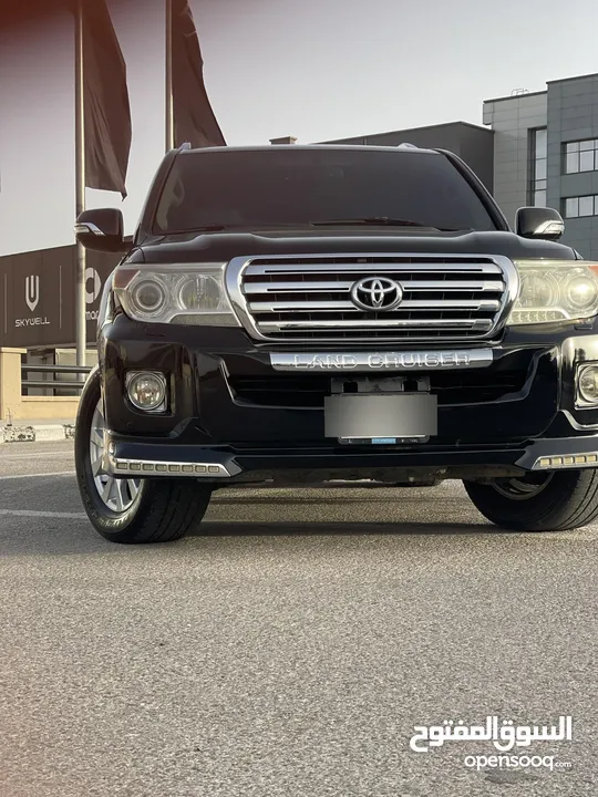 لاند كروزر 5.7 VXR  مميزة بنظافتها