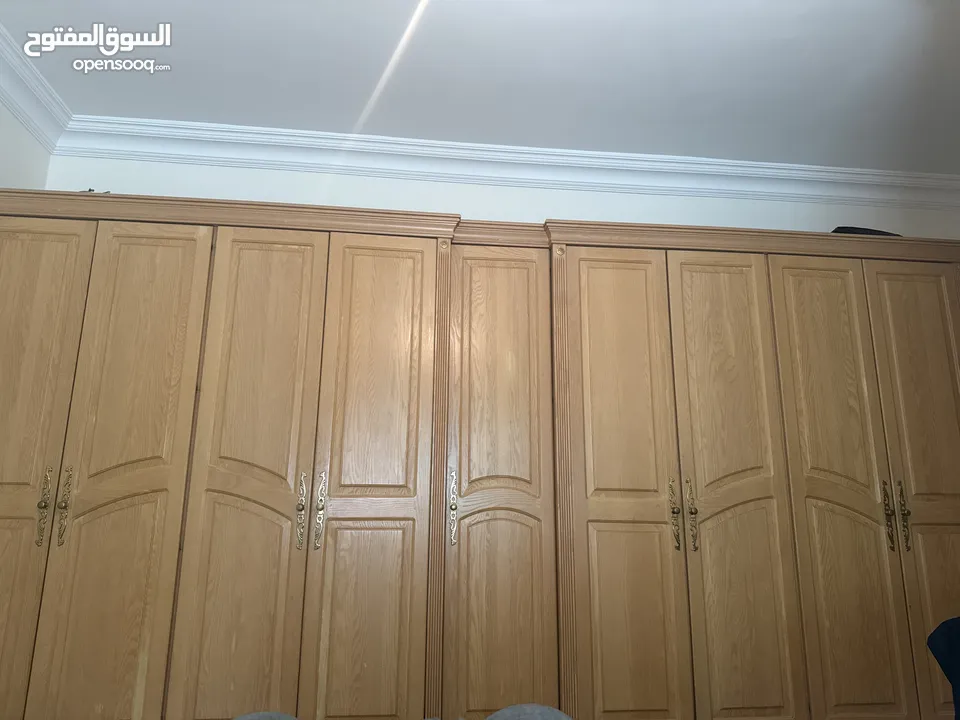 غرفة نوم فخمة بأجود الخشب