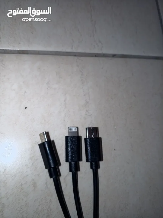 سماعه سبيكر صوت جدا عالي زائد شاحن 3 × 1 ثلاث مداخل شحن سريع زائد شاحن للسماعه وجهاز تخزين 32 gb