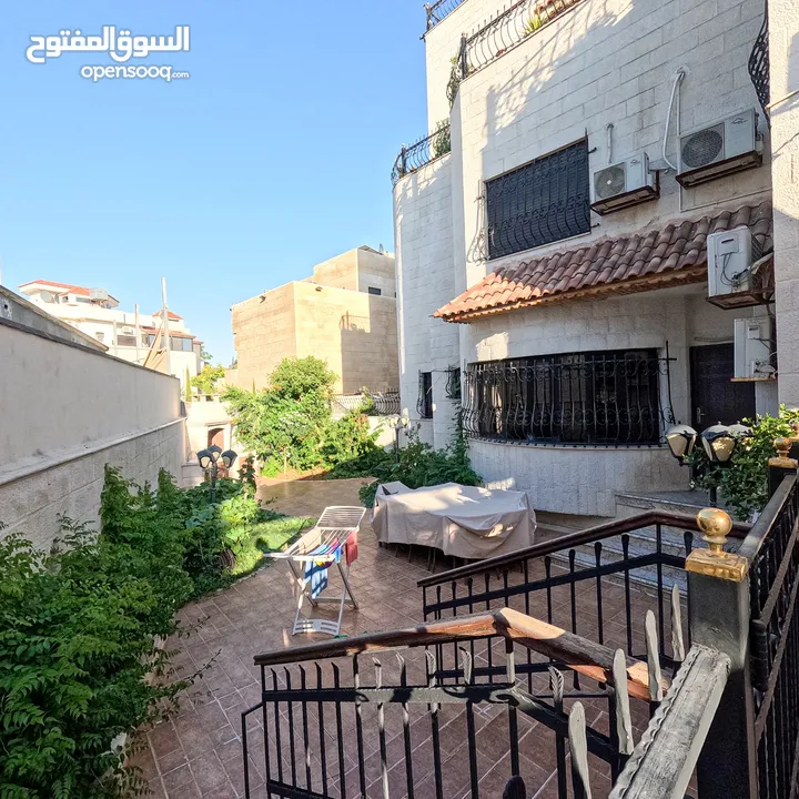فيلا مميزة للبيع عبدون