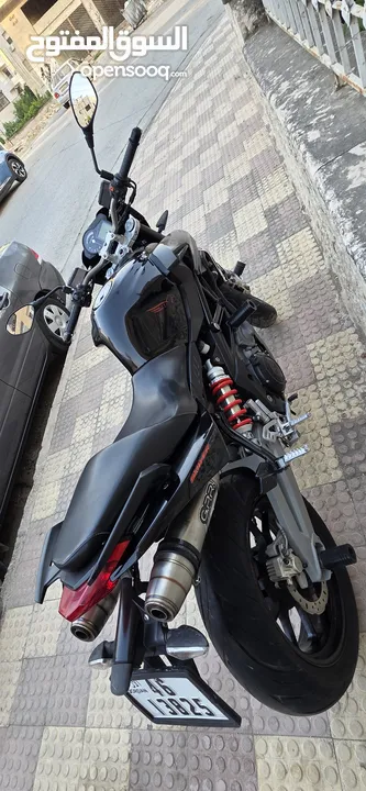 دراجة ابريليا 750 cc بحالة ممتازة 2016 ماشية 24000 فقط مالك ثاني صيانة دورية في الشركة 3200 دينار