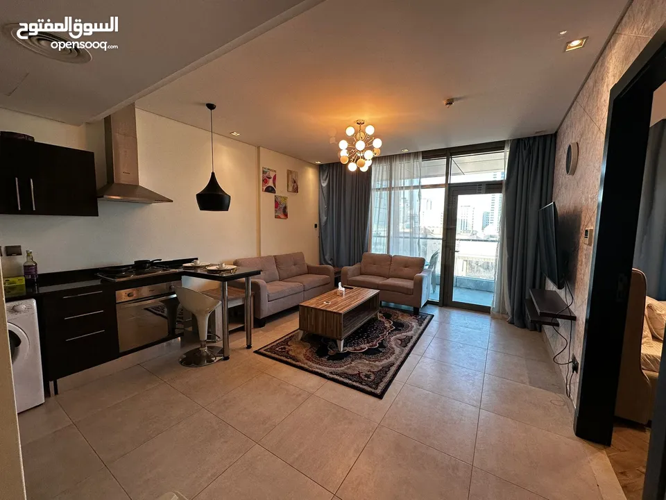 للايجار شقه راقيه مفروشه مع الكهرباء والانترنت فتح إلكتروني برج جديد  في الحوره وتشمل جميع الخدمات