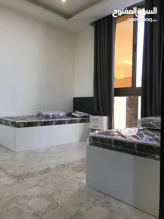 شقة راقية مفروشة للإيجار مقابل البوابة الشمالية - Modern furnished apartment for rent