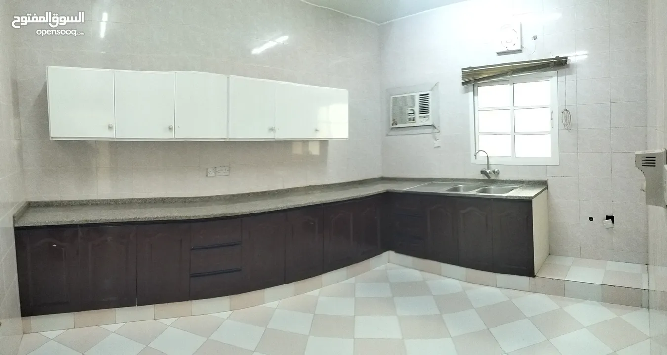Two bedrooms flat for rent near Technical colAl Khwair شقة غرفتين للايجار بالخوير قرب الكلية التقنية