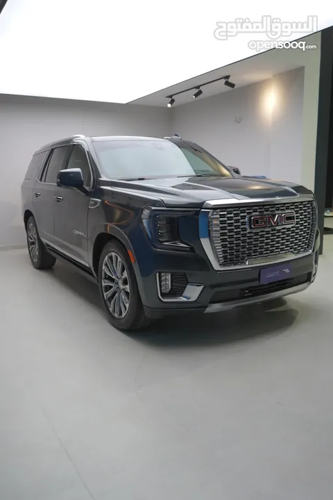 GMC يوكن دينالي 2021 بحالة الوكالة كامل المواصفات و بلون مميز من الداخل و الخارج