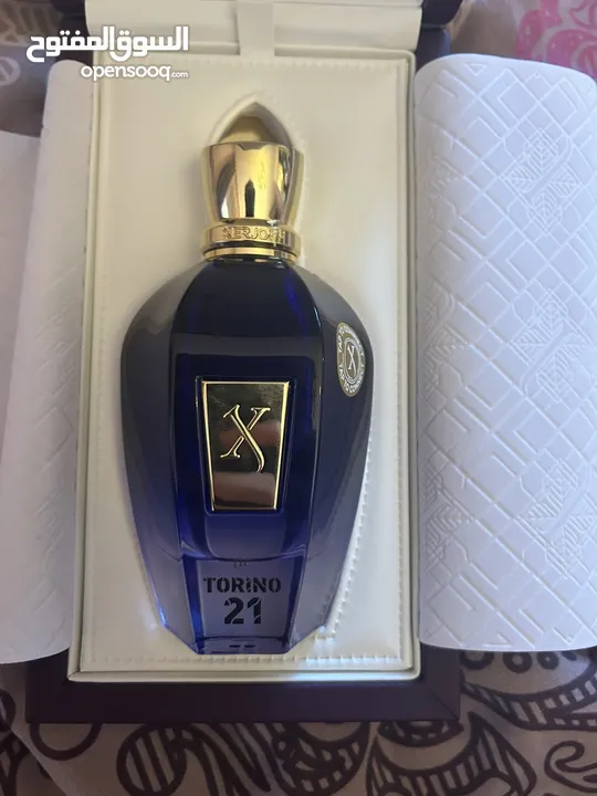 Over 40 original perfumes, all long lasting and original, good smelling and great longevity