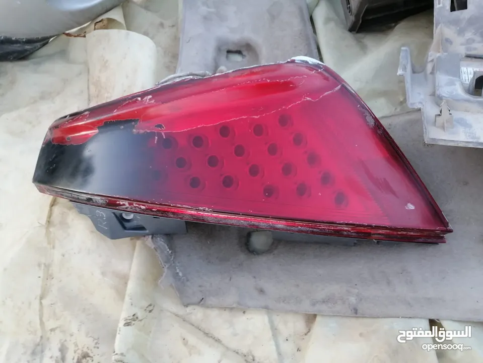 قطع سيارة نيسان مورانو موديل من 2004 الى 2008  **المحرك غير موجود** لكن باقي القطع بحالة ممتازة جدًا