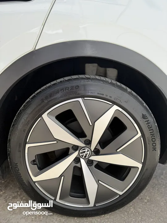 Volkswagen ID.4 Crozz Pure+ ترخيص جديد سنه كاملة + فحص كامل + ممشى قليل