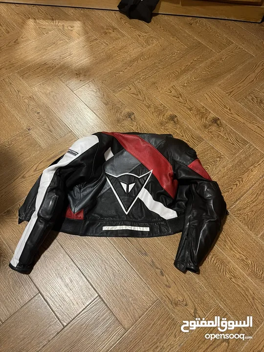 جاكيت  مت نوع dainese مستعمل