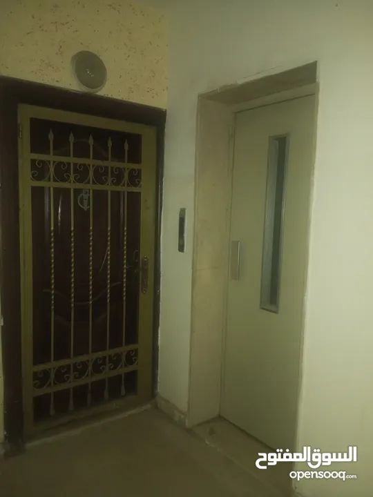 شقه للبيع طابق اول