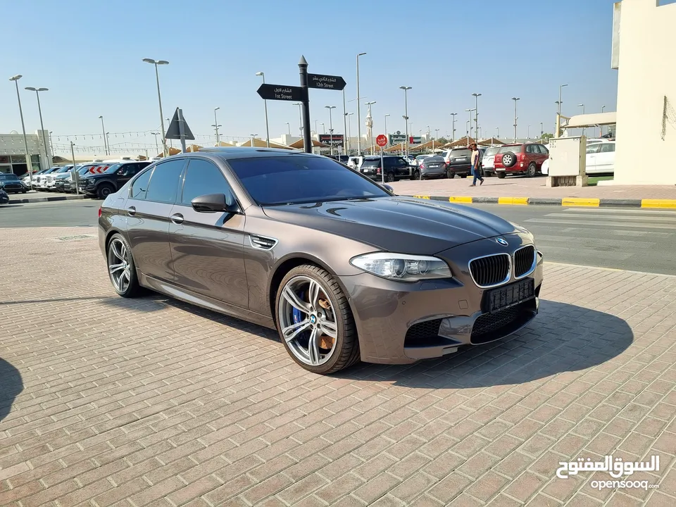 BMW M5 GCC SPECS,  TWIN TURBO V8 4.4L , 2012, 92,000 KM ,