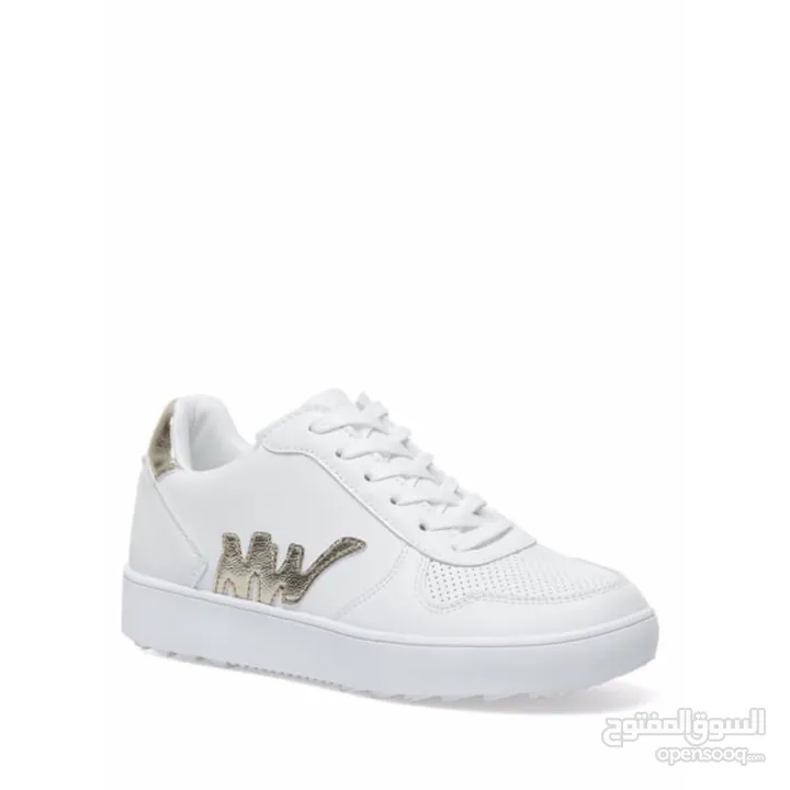 بوتين جداد مقاس 39 من ماركة Nine West