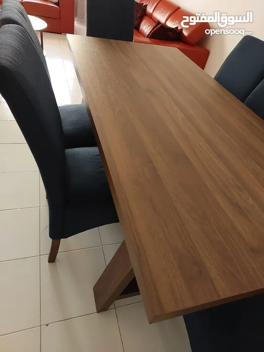Dining table good condition