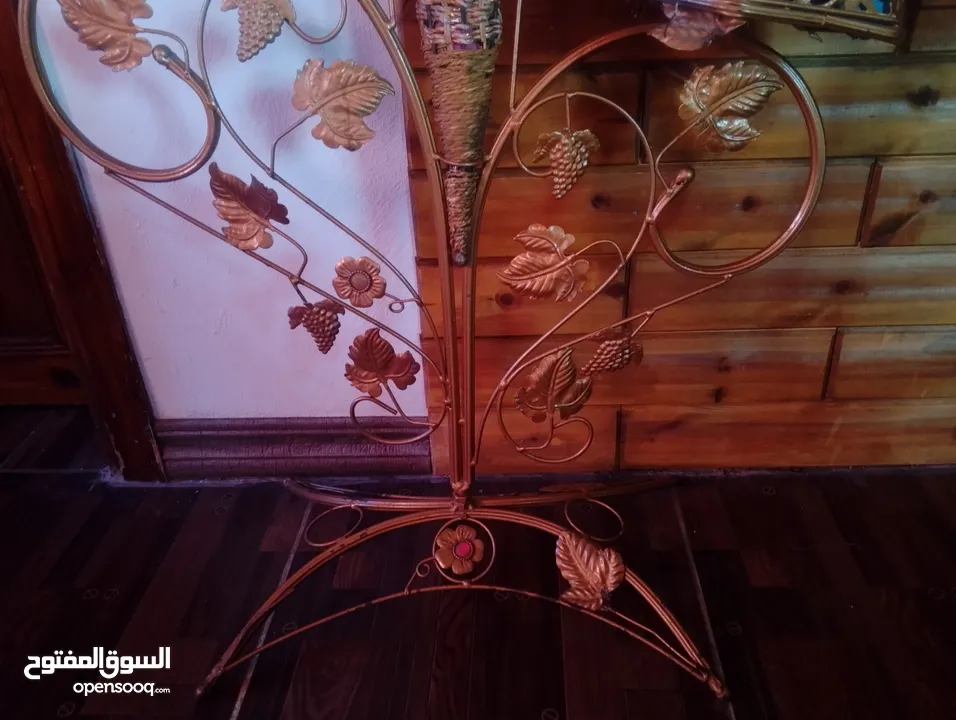 ستاند ورد لونه ذهبي