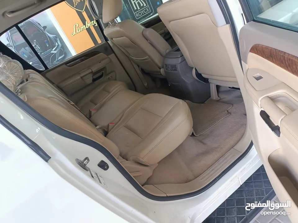 Nissan Armada 2011 model GCC full option