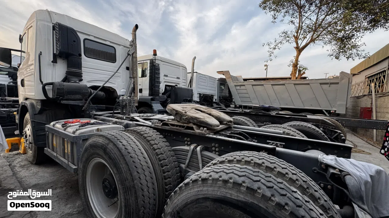 راس شاحنة سكانيه G460 سكس ويل خليجي مديل 2016 بحالة ممتازة جداً لدينا جميع انواع الشاحنات والمعدات