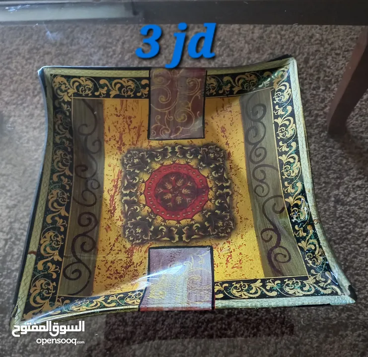 ادوات منزليه تراثيه . إبريق شاي،  سكريه وإبريق حليب، سيراميك، طلاء ملون  مضيفه
